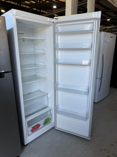 Factory second Hisense HR6AFF355D 355L Upright Fridge Finish Colour White - Second Hand Appliances Geebung